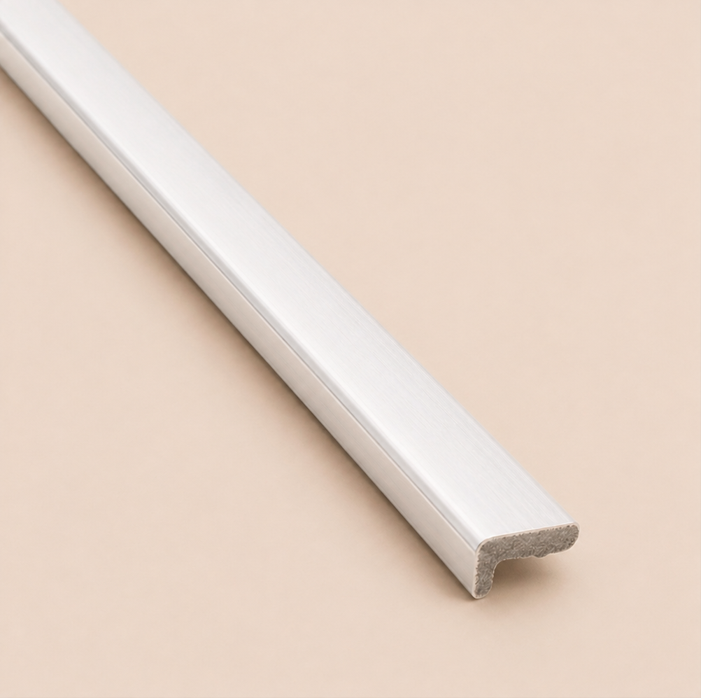 Abschlussprofil Weiß aus Aluminium 17 × 25 mm – 280 cm