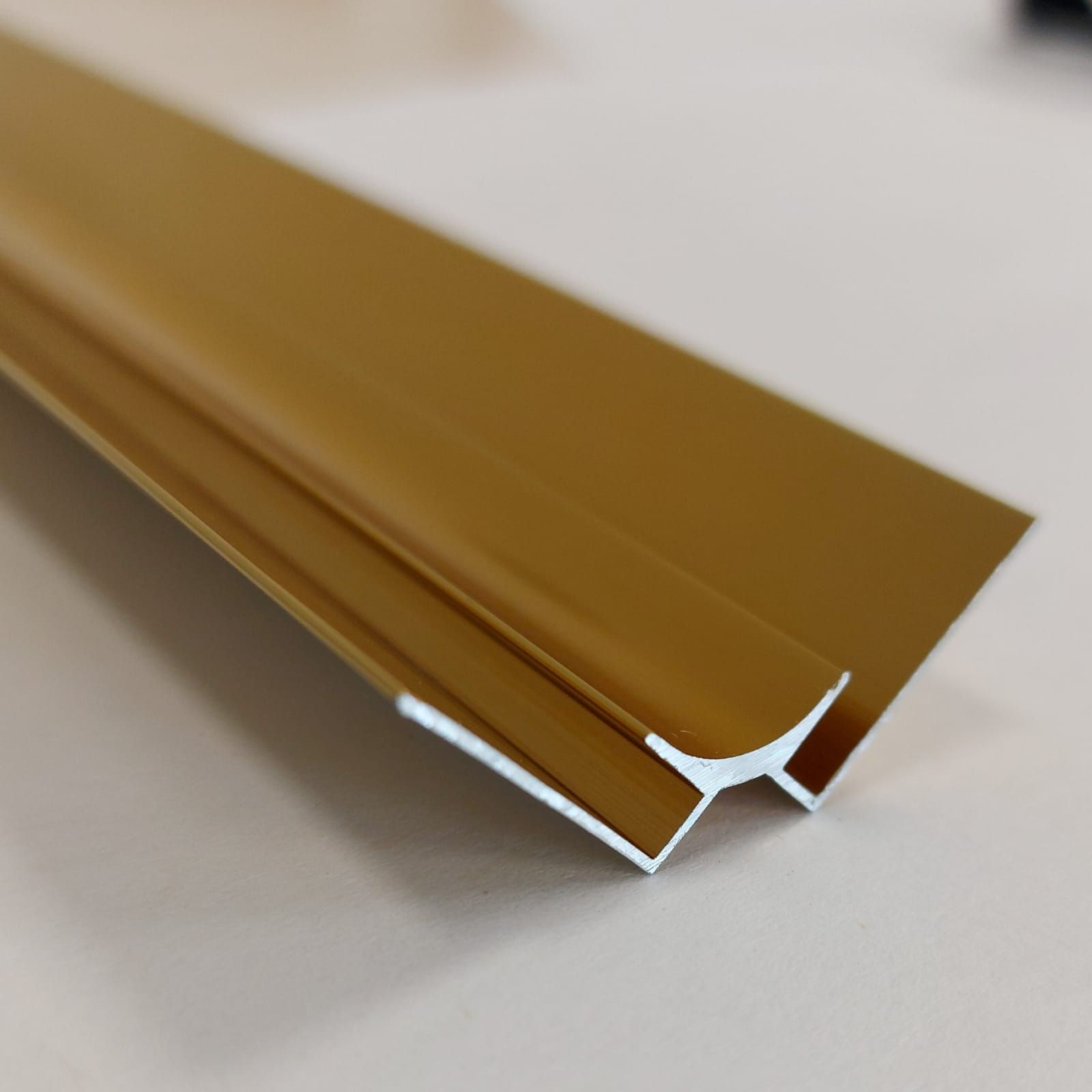 Aluminium Inneneckprofil Gold 270 cm – PVC Wandpaneel Eckprofil & Abschlussleiste