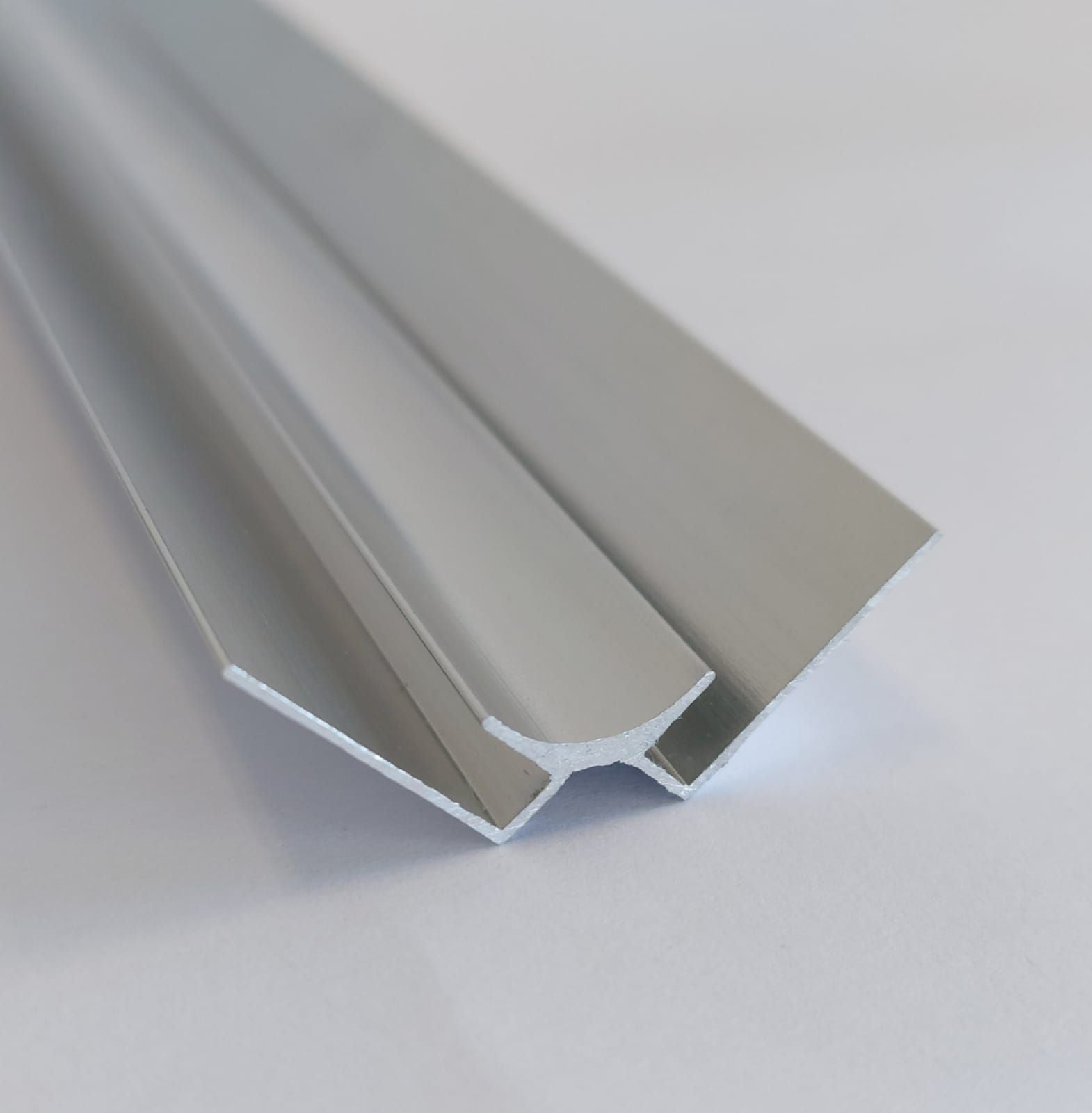 Aluminium Inneneckprofil Silber 270 cm – PVC Wandpaneel Eckprofil & Kantenschutz