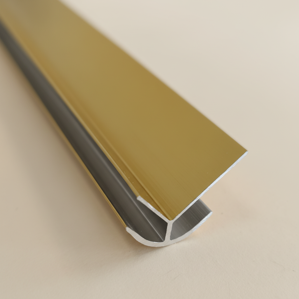 Aluminium Außeneckprofil Gold 270 cm – Eckschutz für PVC Wandpaneele (3 mm)