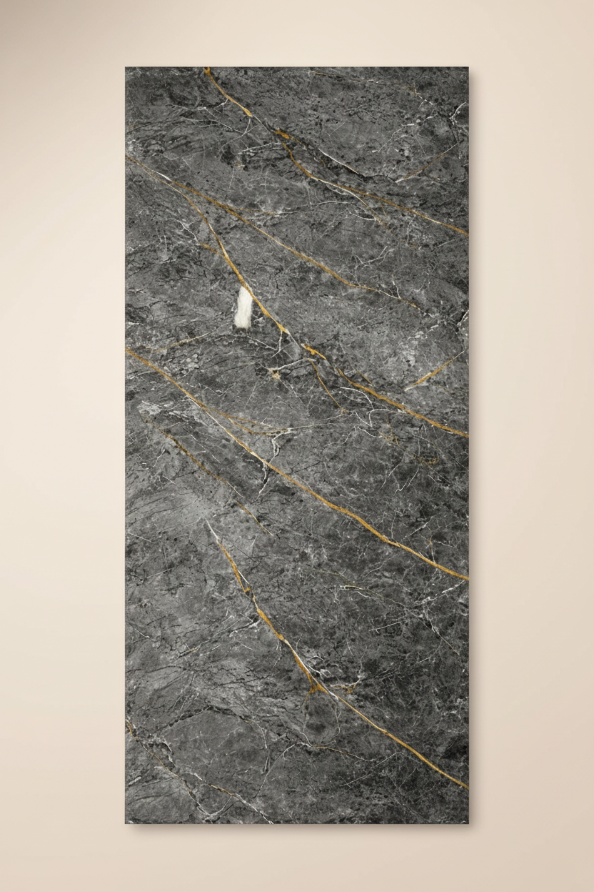 Oriva Gold PVC vægpanel 280 x 122 cm – Gråt marmorlook med guldråder, moderne & vandtæt